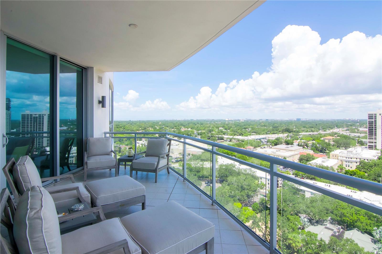 VIRAGE BAYSHORE - Residential