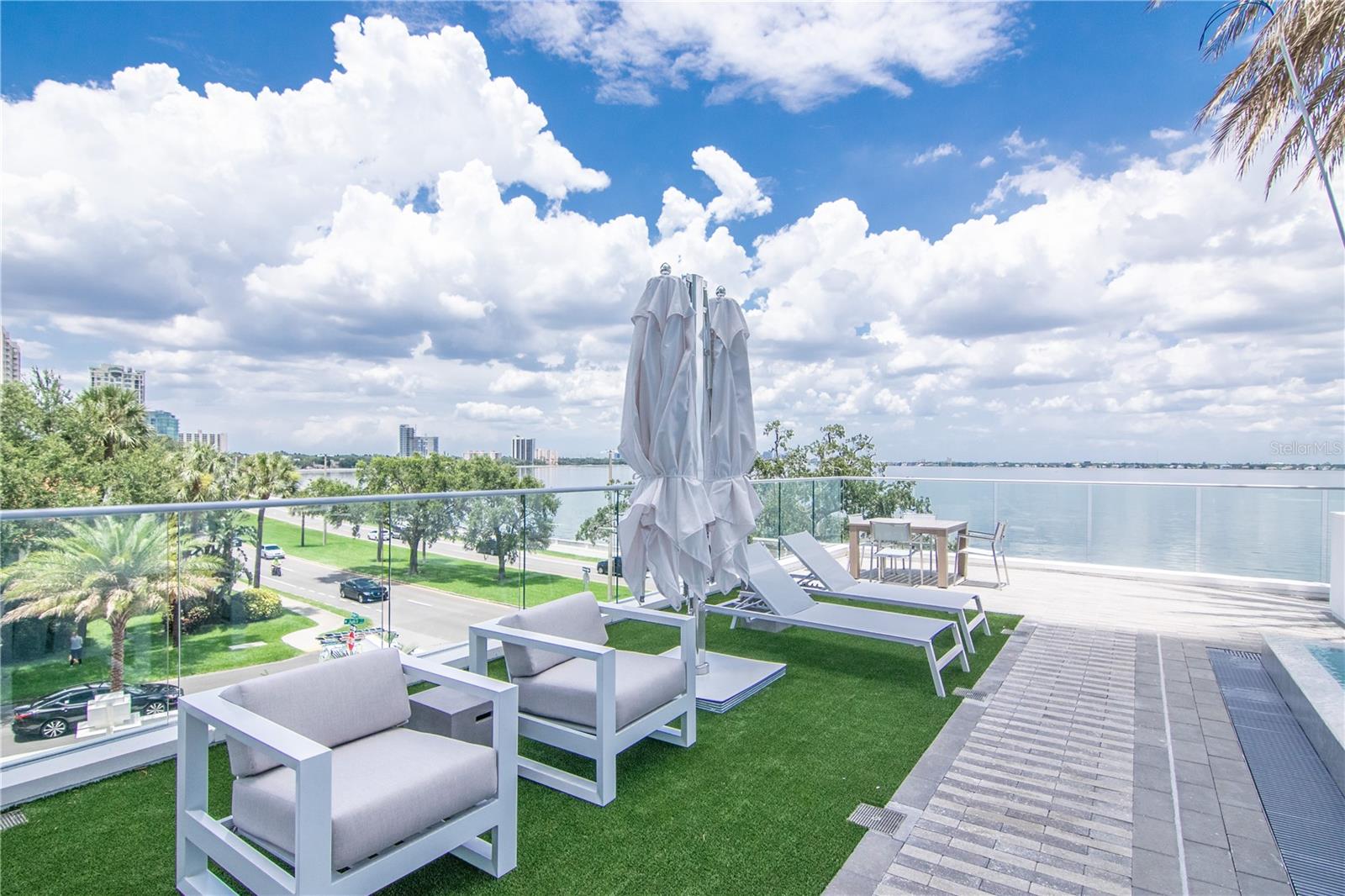 VIRAGE BAYSHORE - Residential