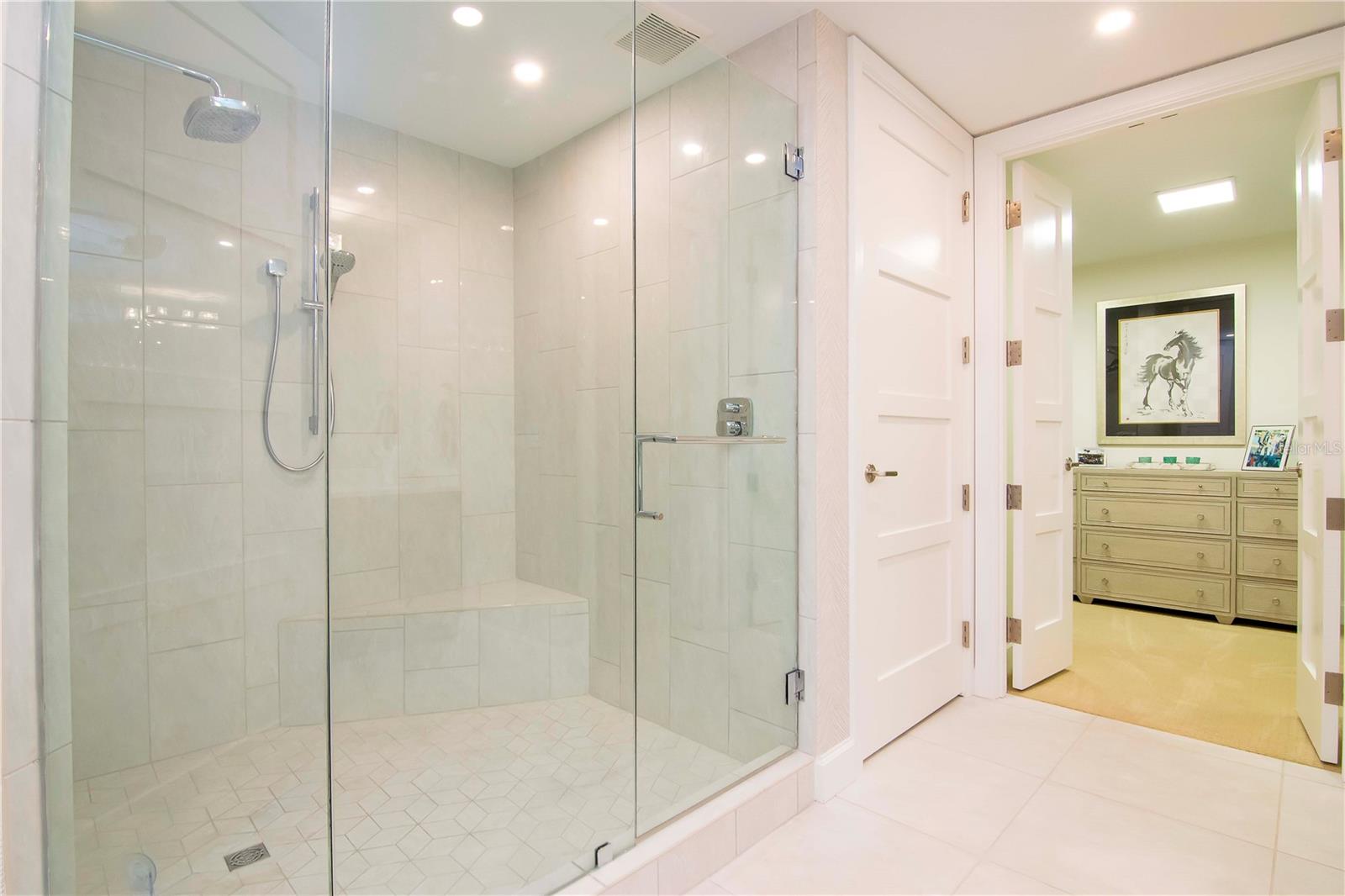 VIRAGE BAYSHORE - Residential