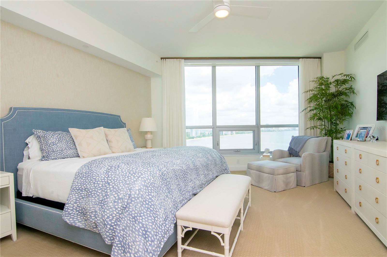 VIRAGE BAYSHORE - Residential