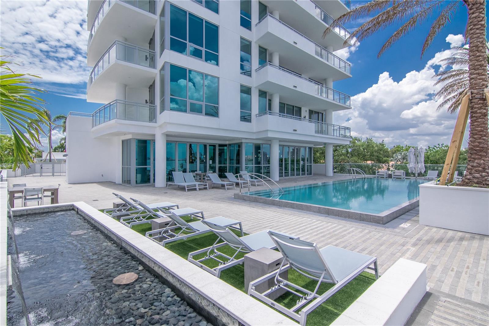 VIRAGE BAYSHORE - Residential