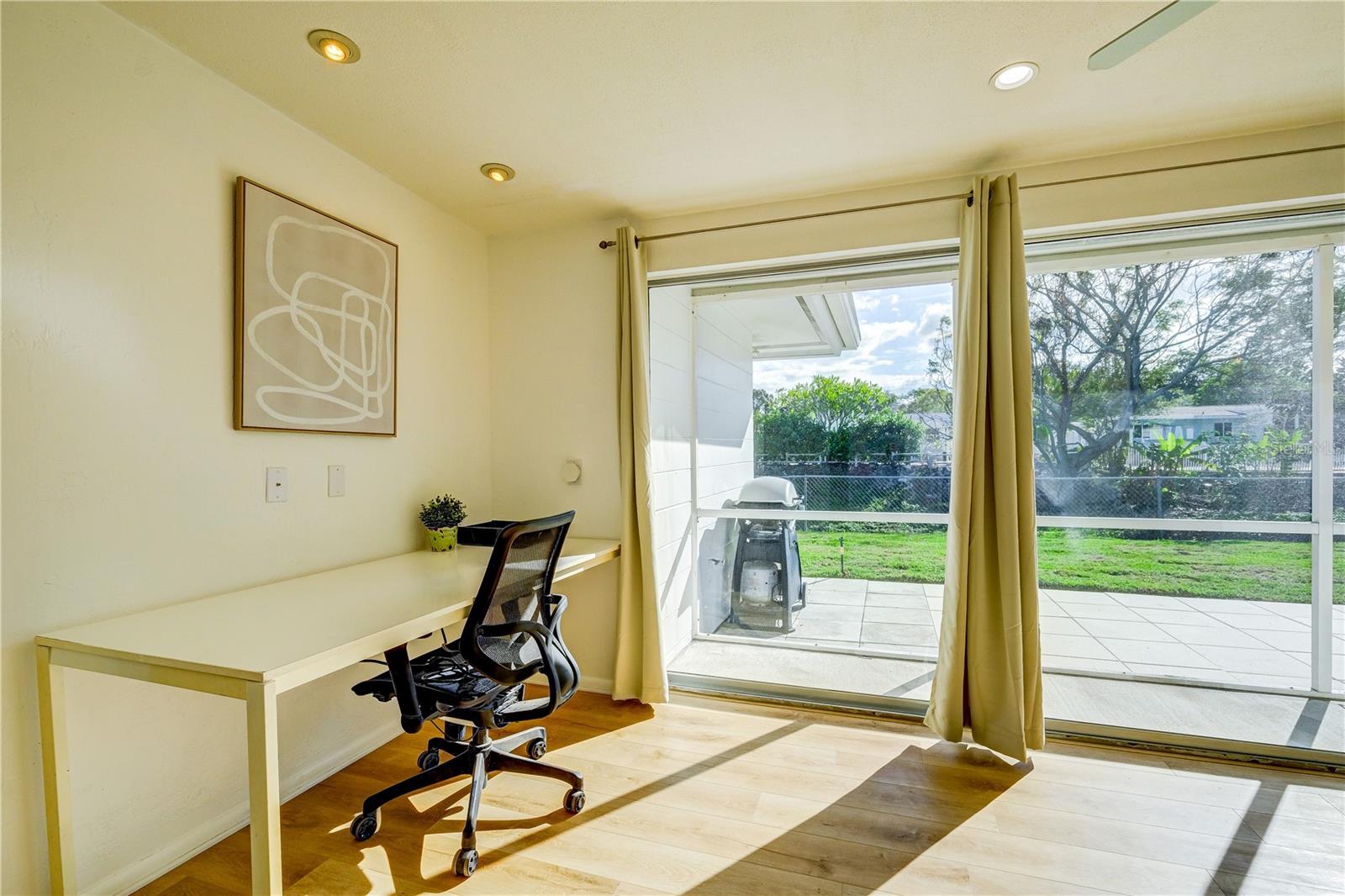 SOUTH GATE - Residential Lease