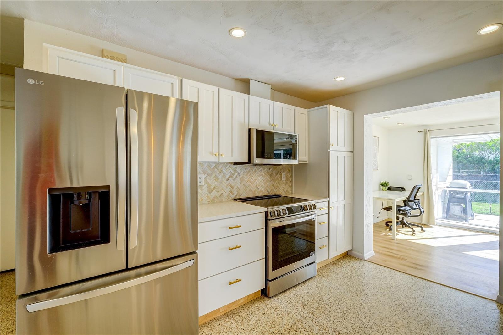 SOUTH GATE - Residential Lease