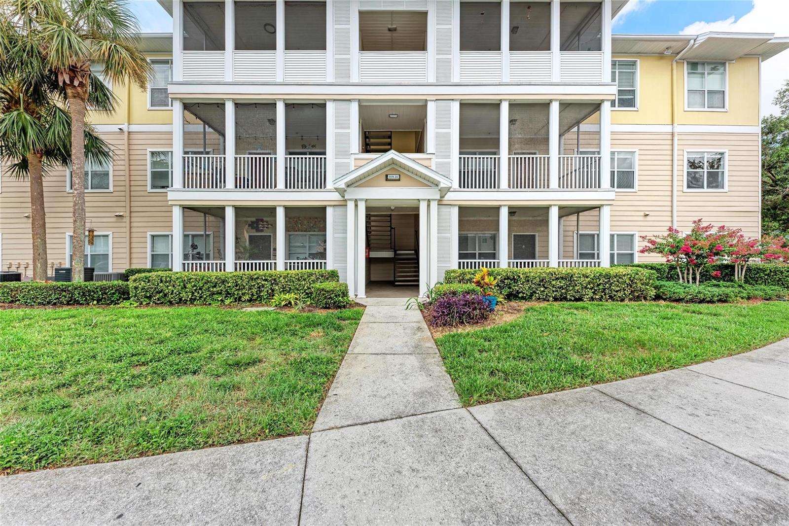 For Rent | 2BR / 2BA at The Palms of Cortez
Welcome to this bright and spacious second-floor condo in the gated community of The Palms of Cortez, built in 2002 and ideally located just minutes from IMG Academy, beautiful Gulf beaches, shops, restaurants, and downtown Bradenton.
This 2-bedroom, 2-bath unit offers a split-bedroom layout for added privacy, an open kitchen with plenty of cabinet space, a full-size washer and dryer in-unit, and a screened-in balcony—perfect for morning coffee or evening relaxation.
Enjoy resort-style living with access to community amenities including a pool, fitness center, tennis courts, and a clubhouse. The unit comes with one assigned parking space and guest parking is readily available.
Rent includes: water, sewer, and trash.
Tenant responsible for: electric and cable/internet.
Requirements: First month + one month security deposit, background/credit check, and HOA approval.
Available right now – reach out today to schedule a private showing!