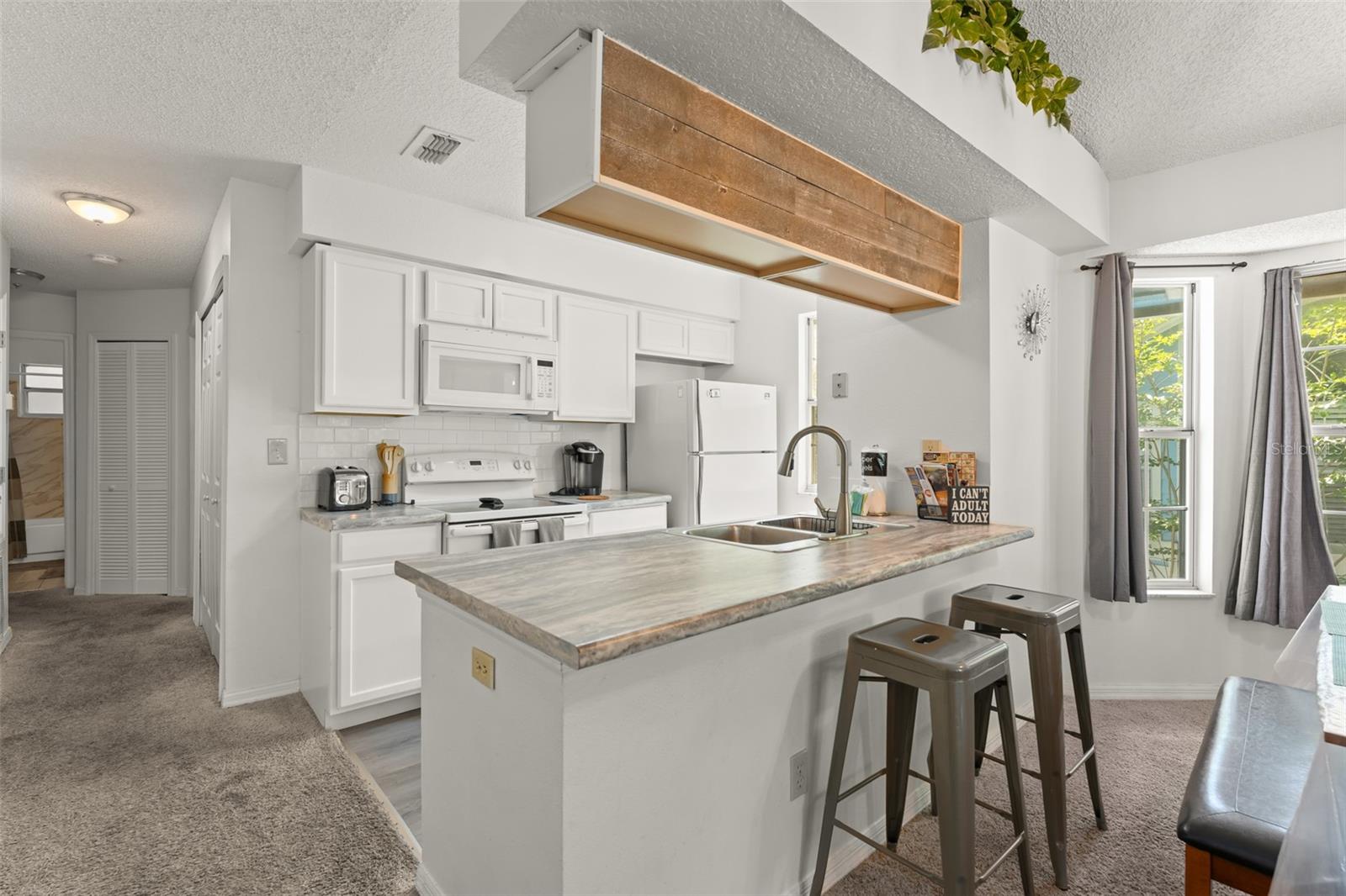 VILLAS AT SOMERSET THE - Residential