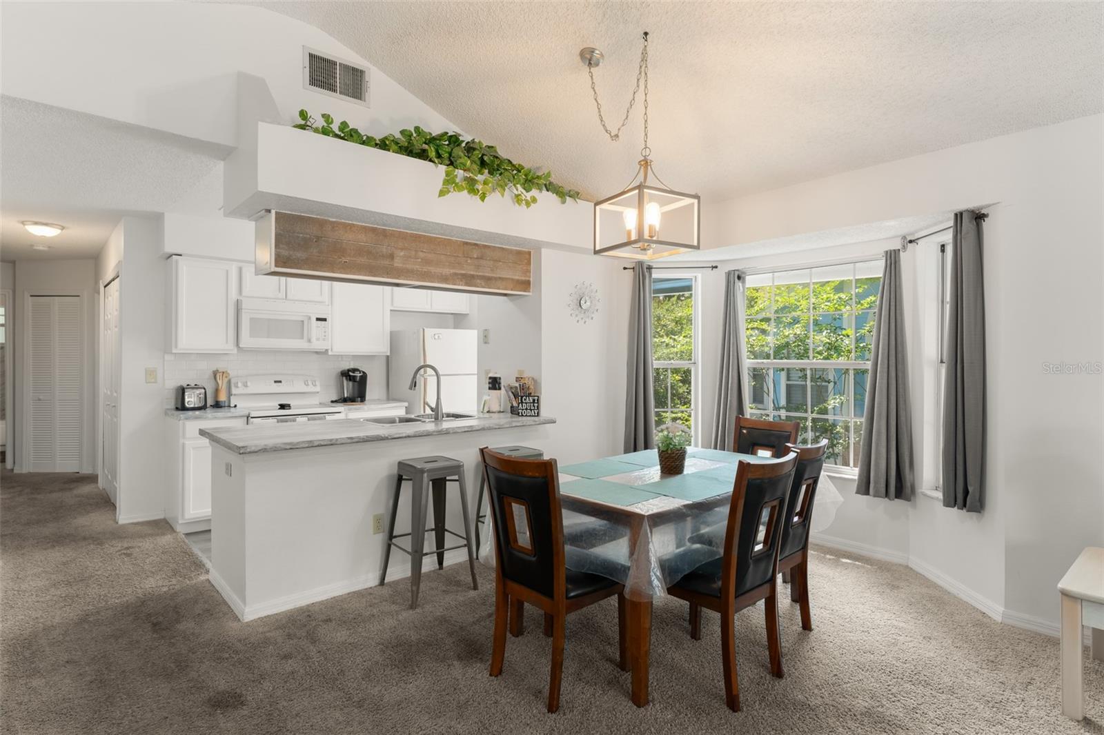 VILLAS AT SOMERSET THE - Residential