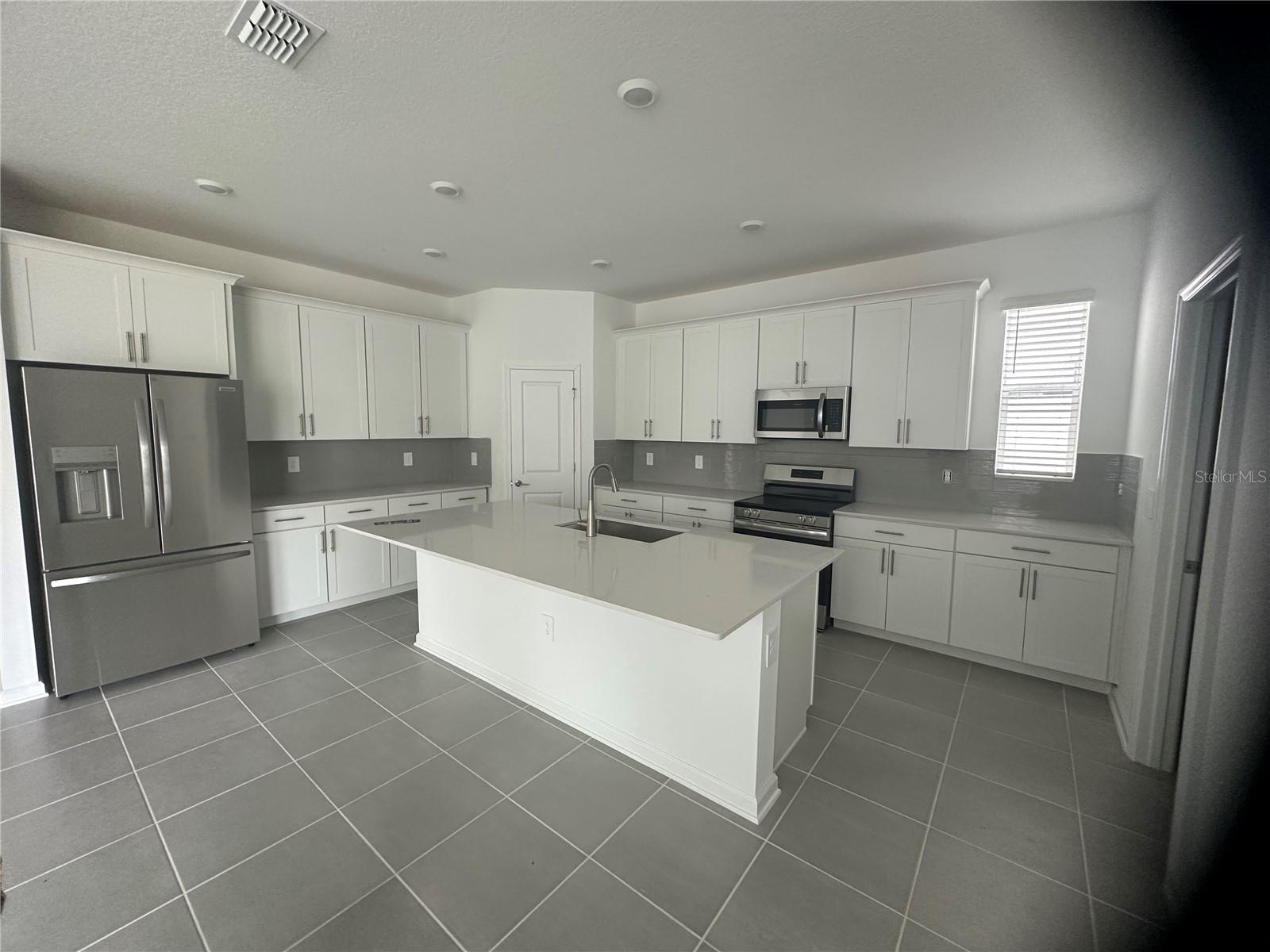 BRIDGEWALK/SPRINGHEAD LAKES 40S - Residential Lease