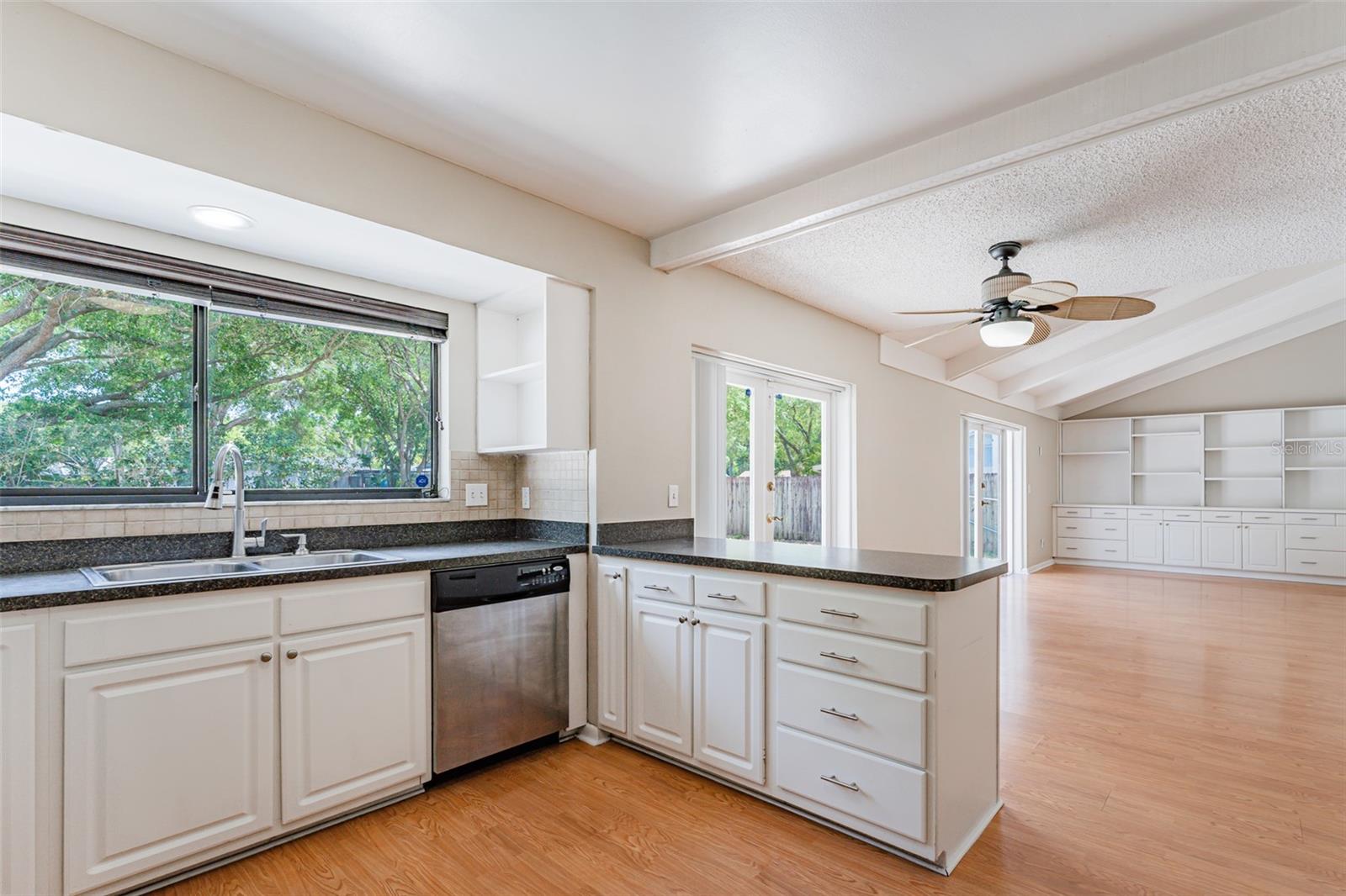 NORTHDALE SEC F UNIT 1 - Residential Lease