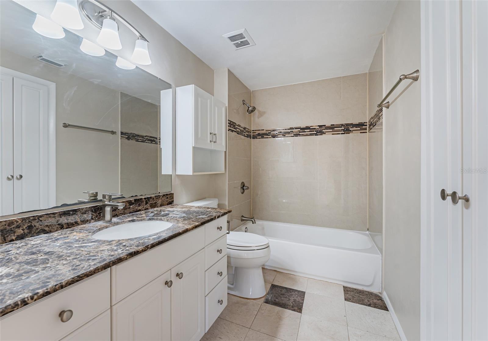 NORTHDALE SEC F UNIT 1 - Residential Lease