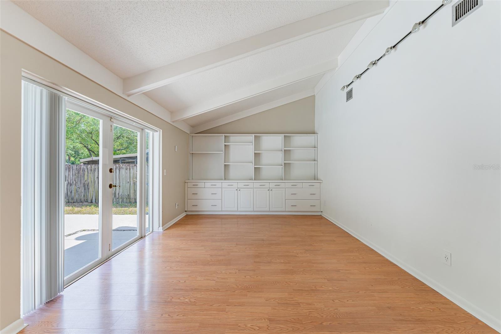 NORTHDALE SEC F UNIT 1 - Residential Lease