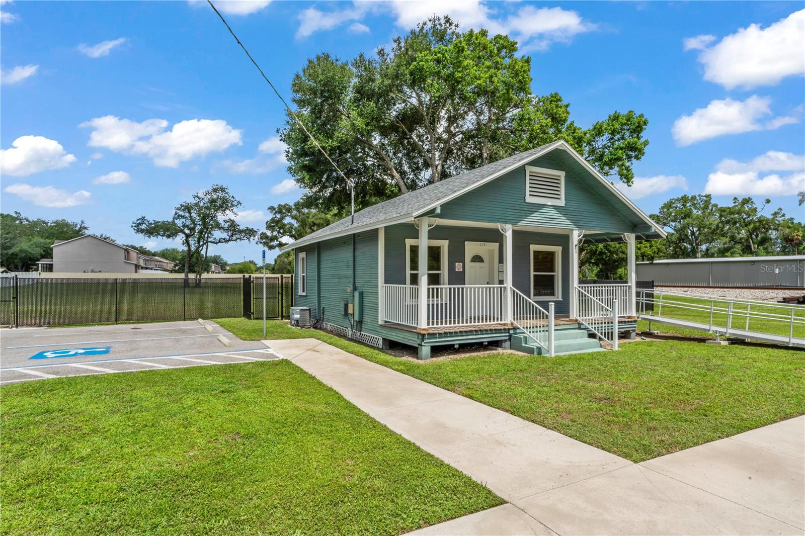 514 LIMONA ROAD