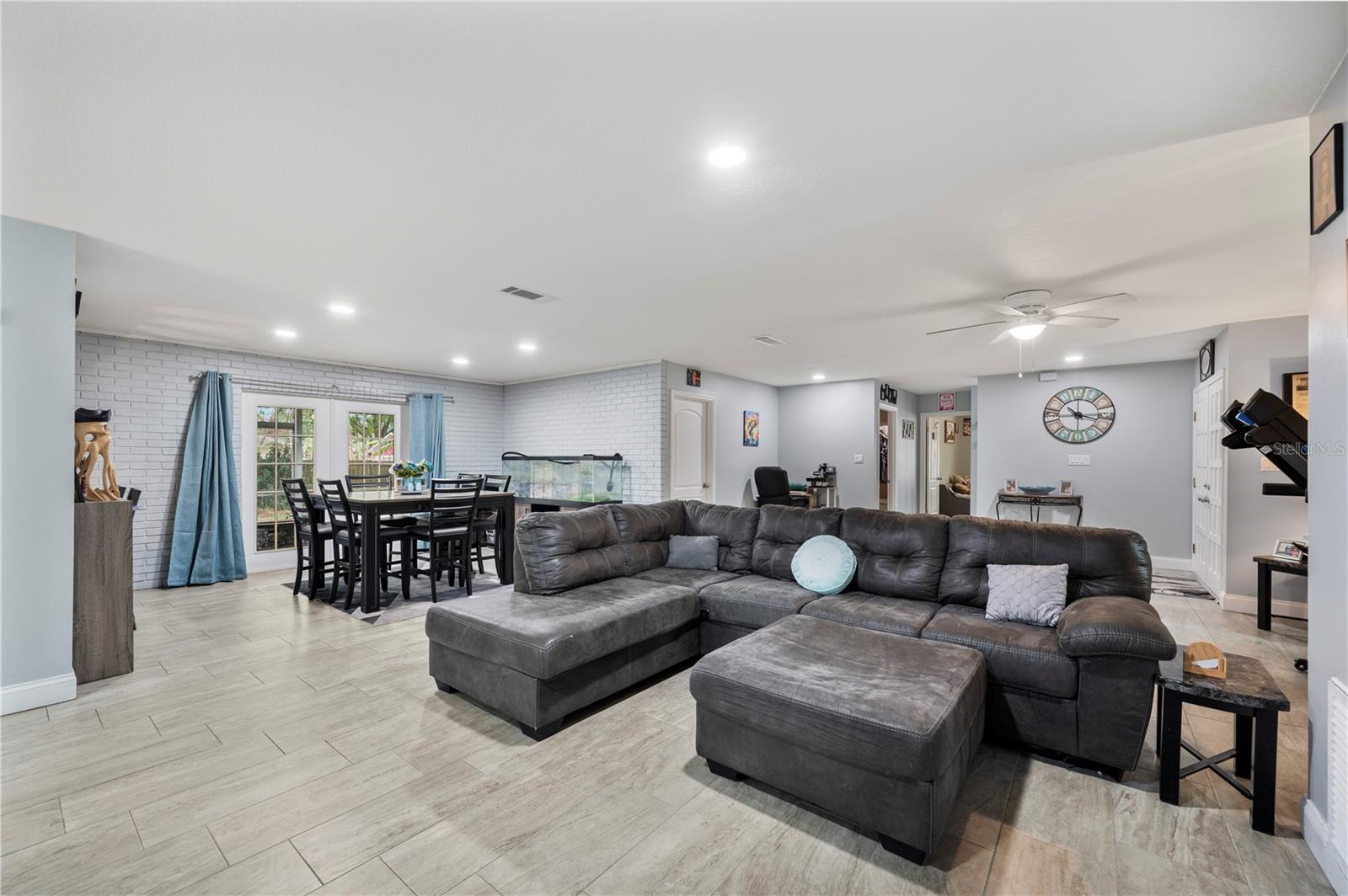 QUEENS POINT - Residential