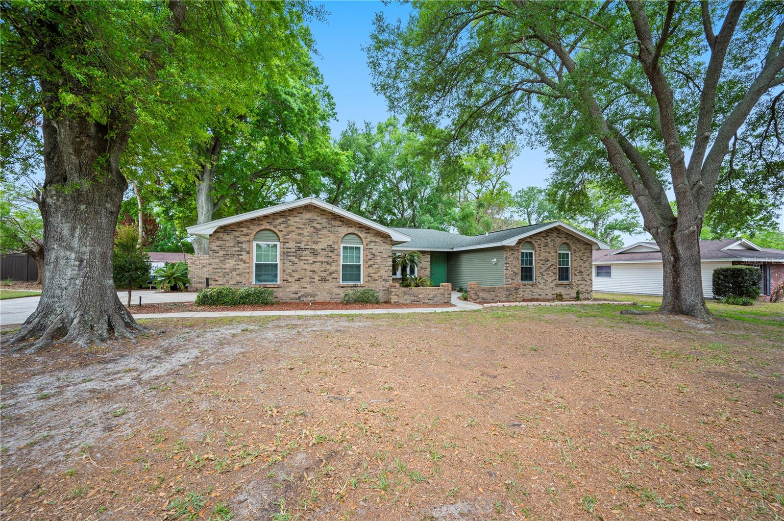 QUEENS POINT - Residential