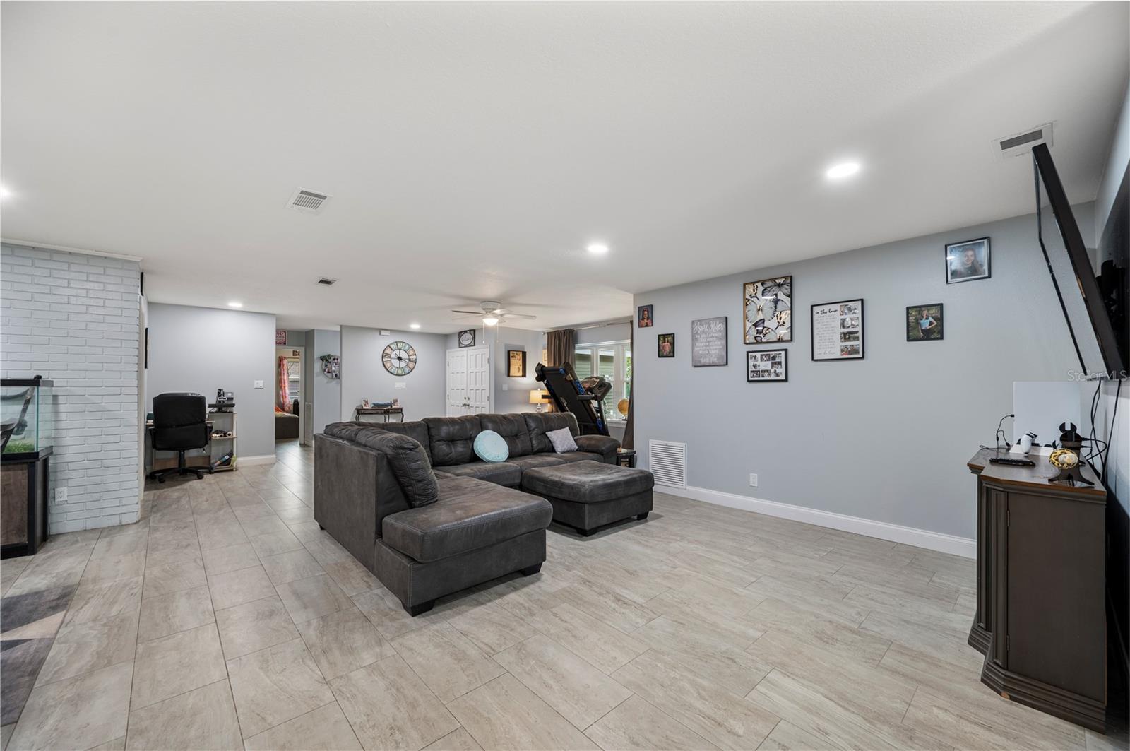 QUEENS POINT - Residential