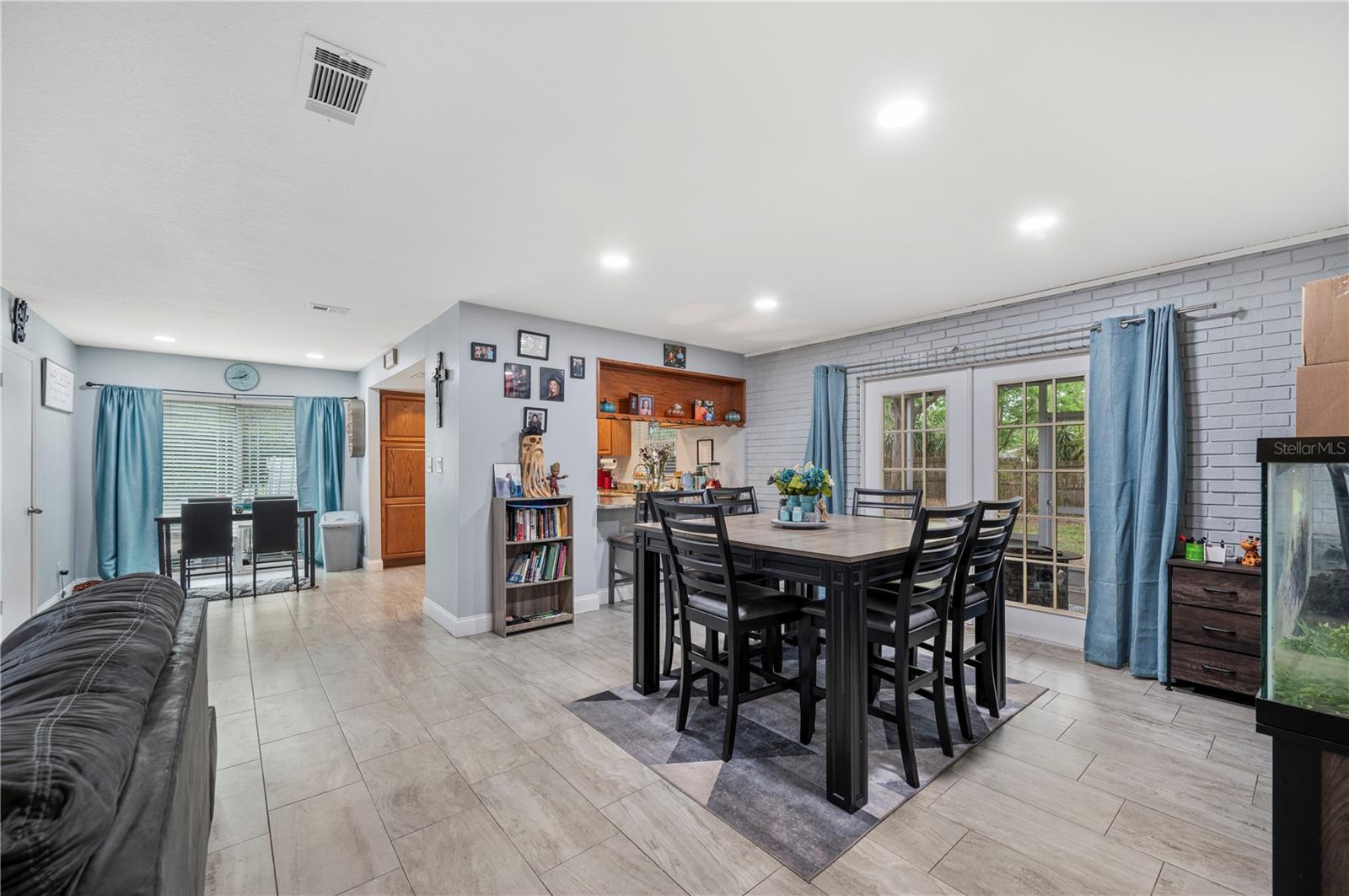 QUEENS POINT - Residential