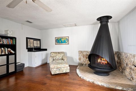 A home in LONGWOOD