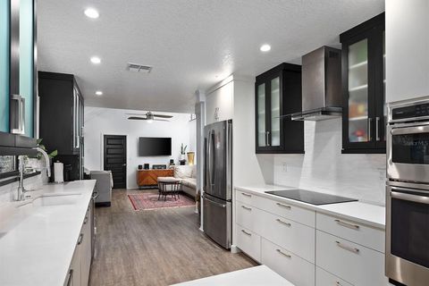 A home in LONGWOOD