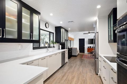 A home in LONGWOOD