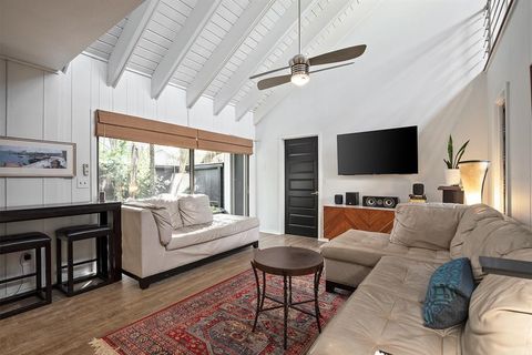 A home in LONGWOOD