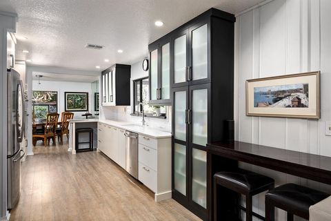 A home in LONGWOOD