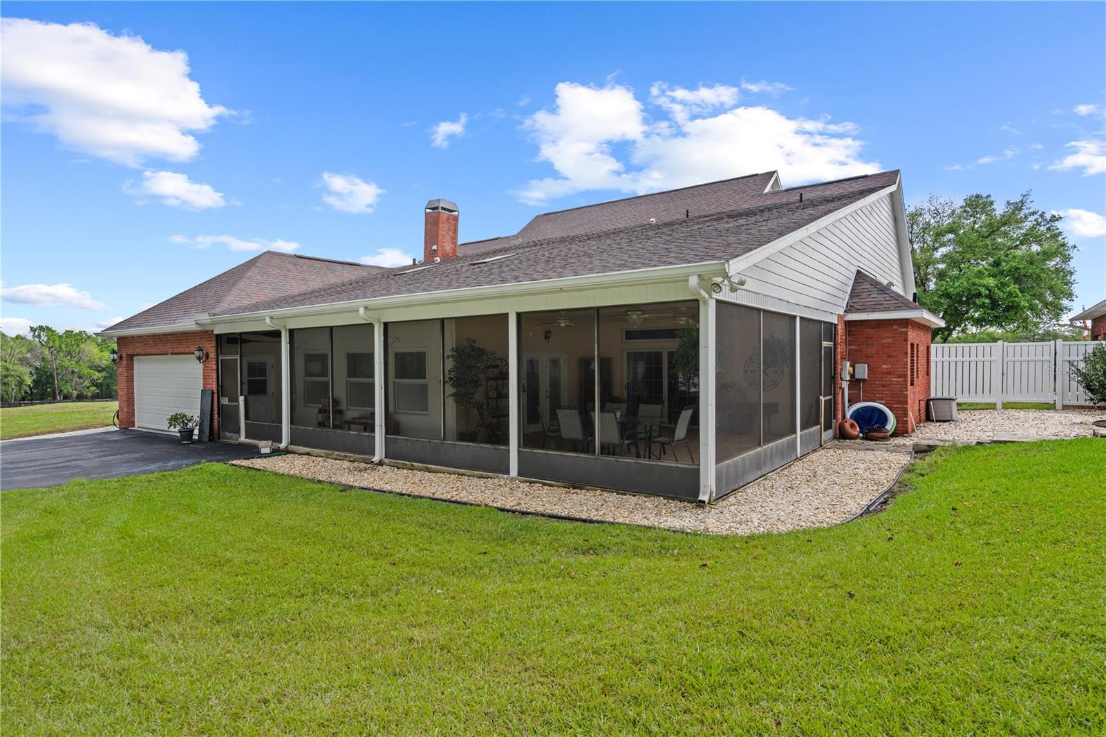 THAT PART OF SW1/2 OF NW1/4 OF NW1/4 LYING W OF SR - Residential