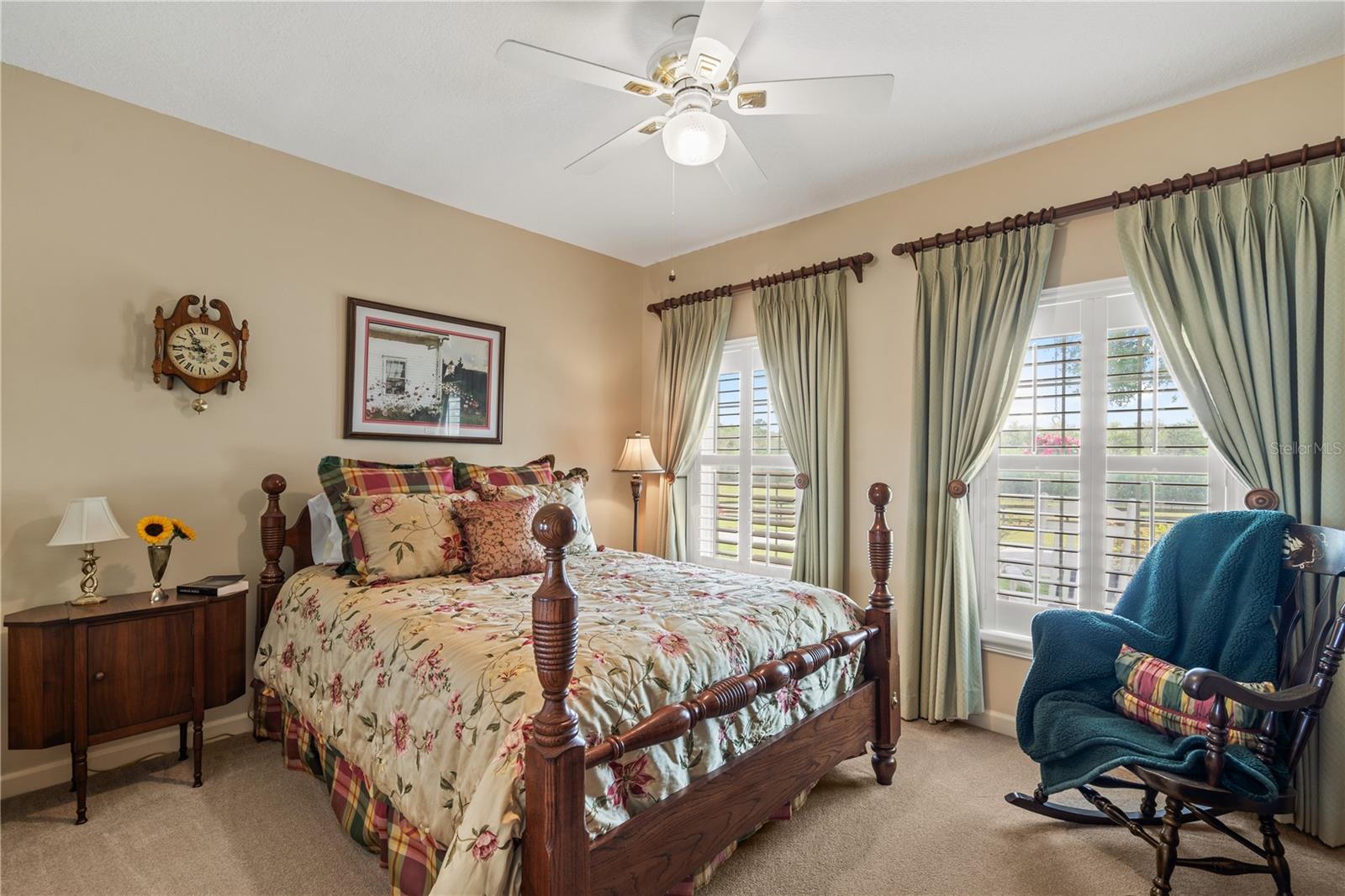 THAT PART OF SW1/2 OF NW1/4 OF NW1/4 LYING W OF SR - Residential