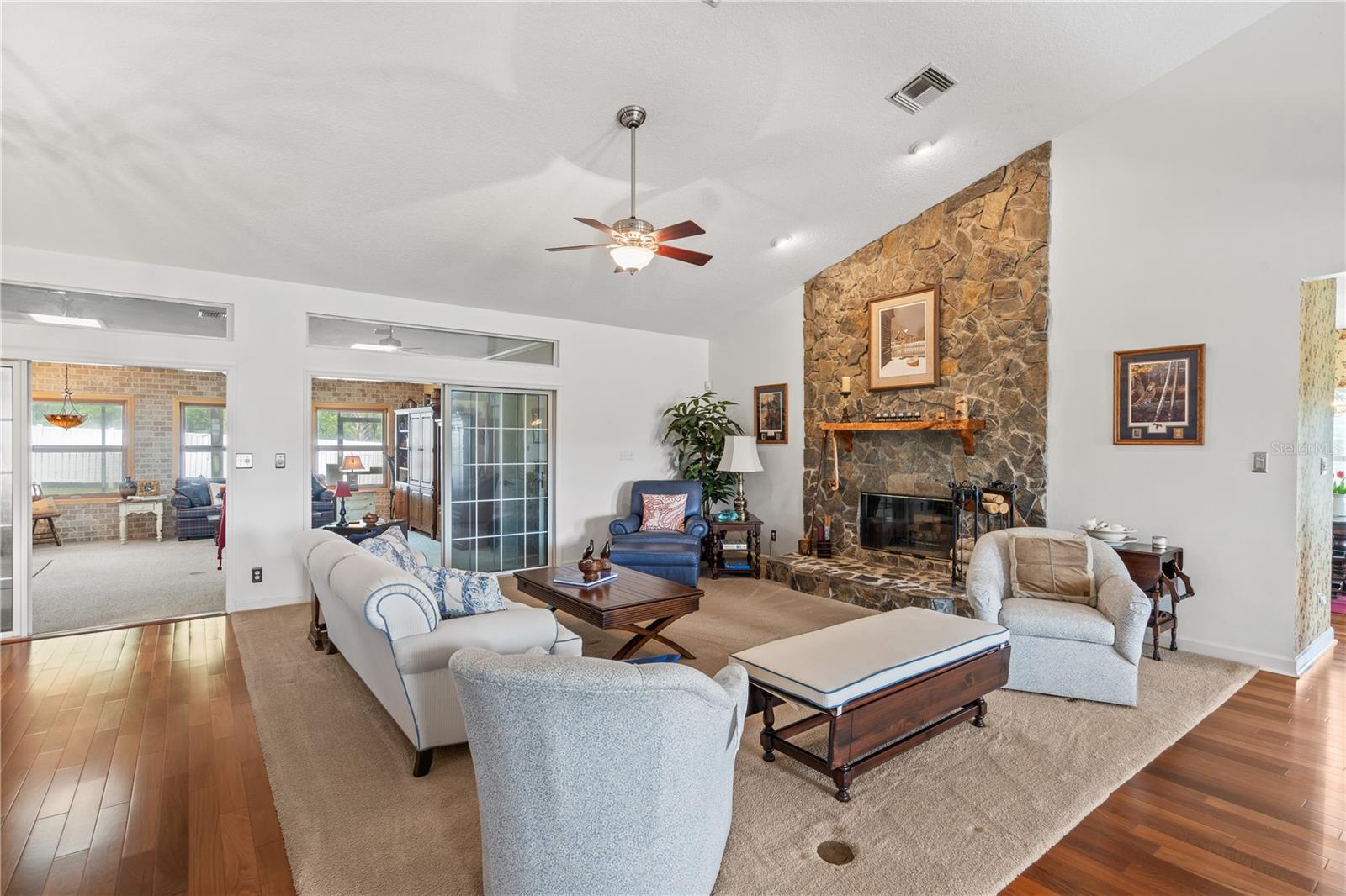 THAT PART OF SW1/2 OF NW1/4 OF NW1/4 LYING W OF SR - Residential