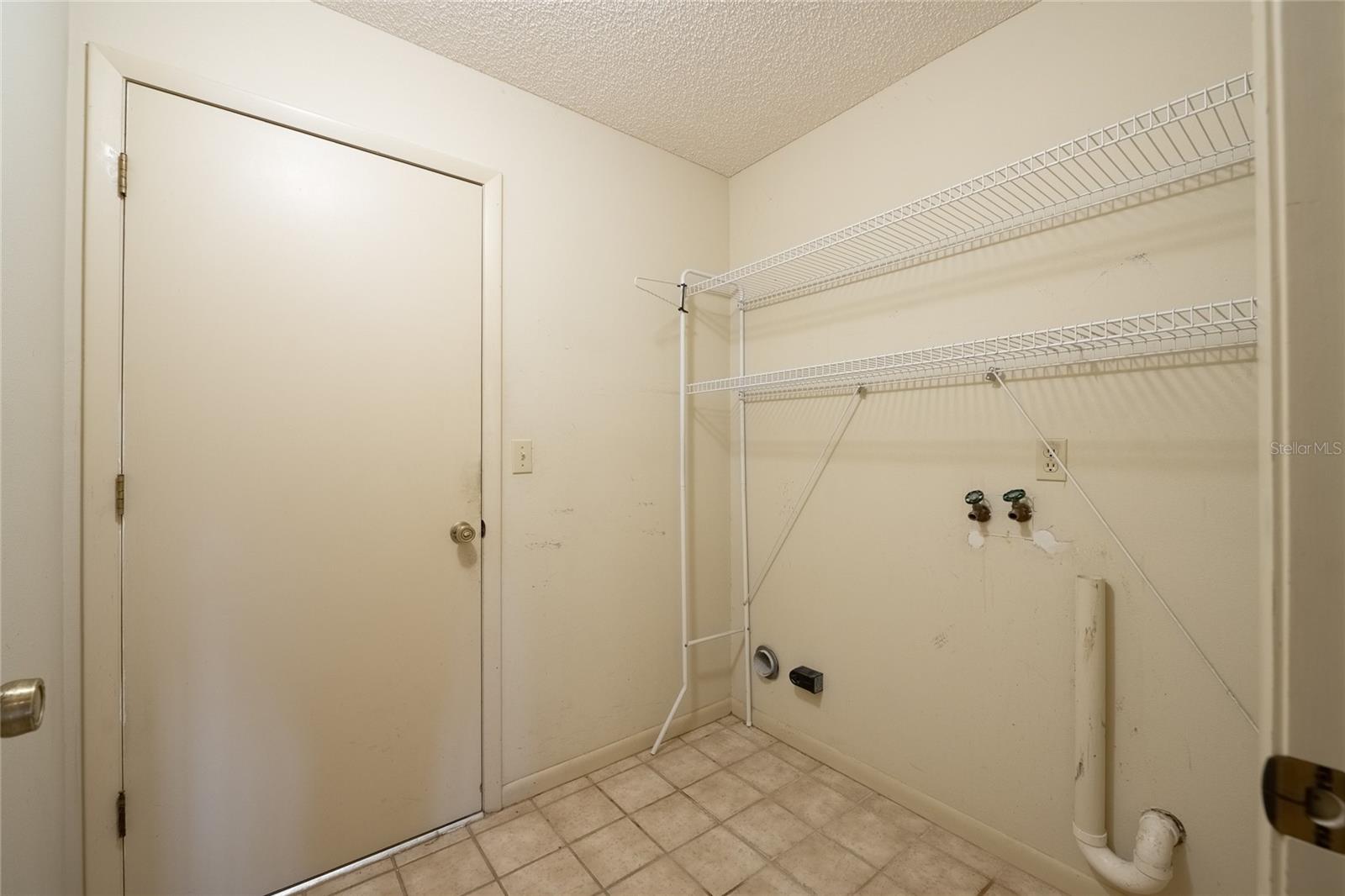 CANYON LAKE VILLAS - Residential