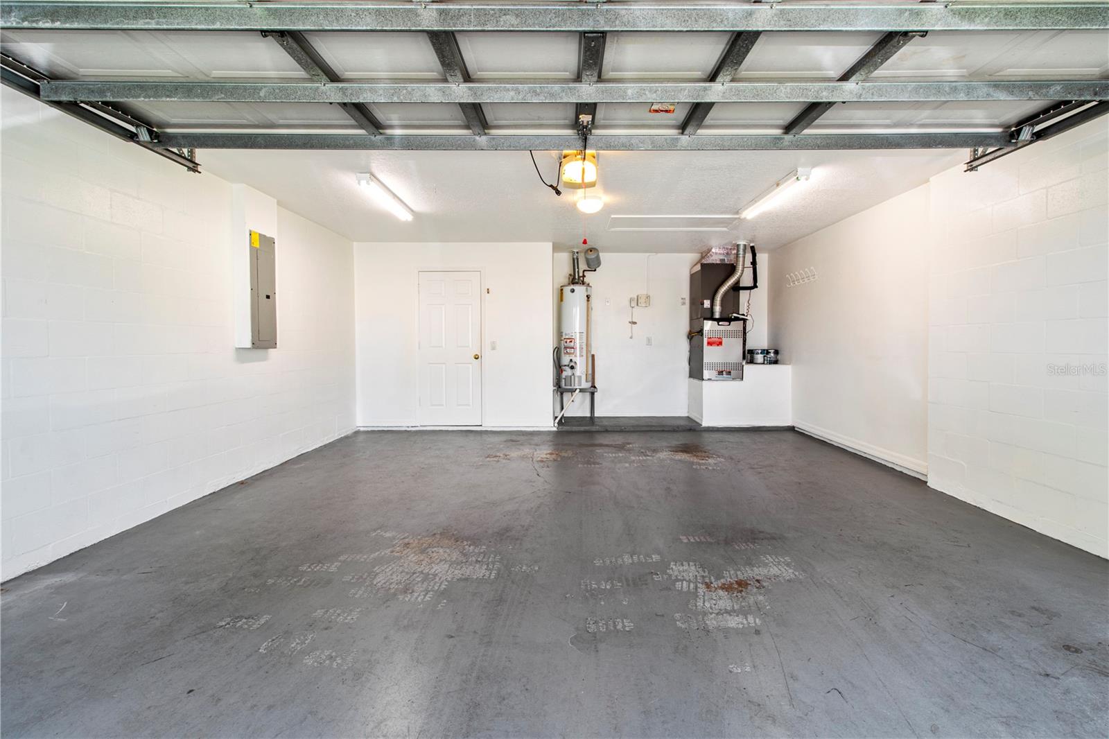 LAKE ST CHARLES UNIT 6 - Residential Lease