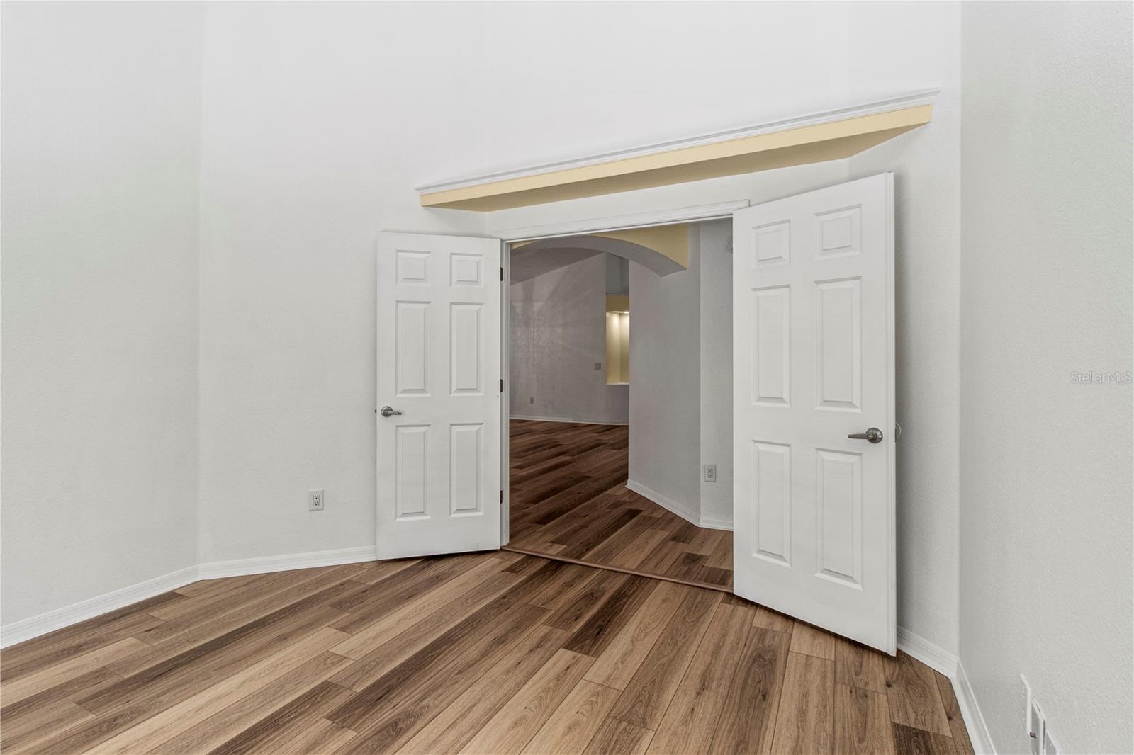 LAKE ST CHARLES UNIT 6 - Residential Lease