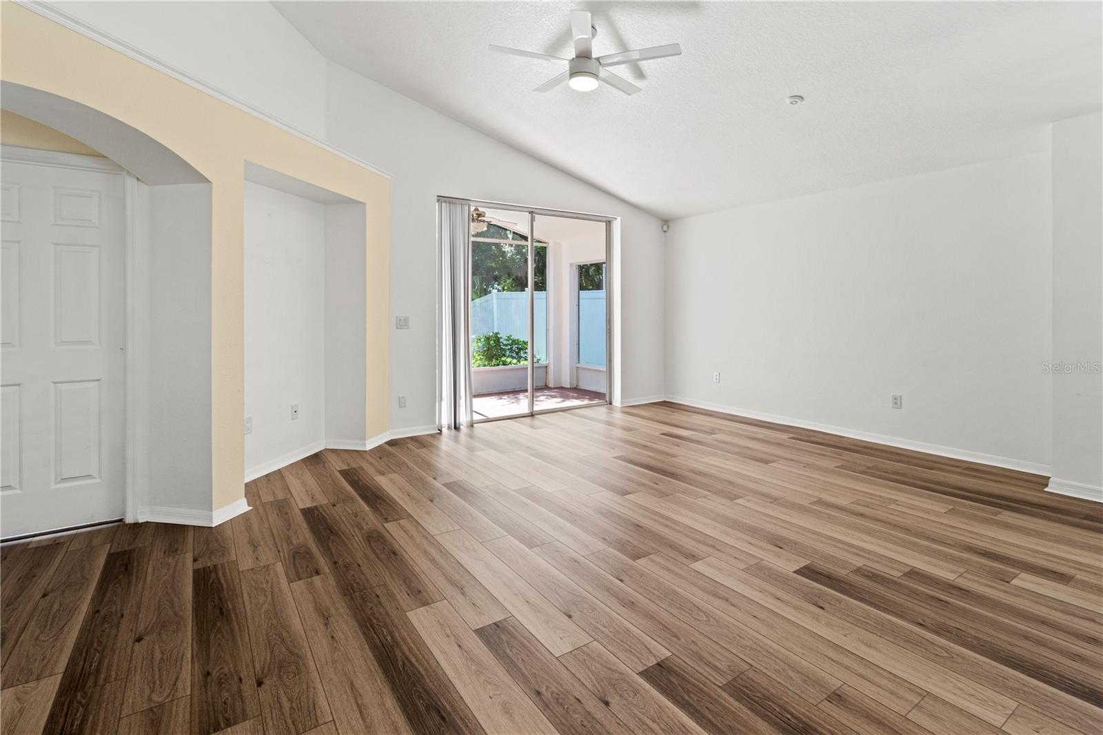 LAKE ST CHARLES UNIT 6 - Residential Lease