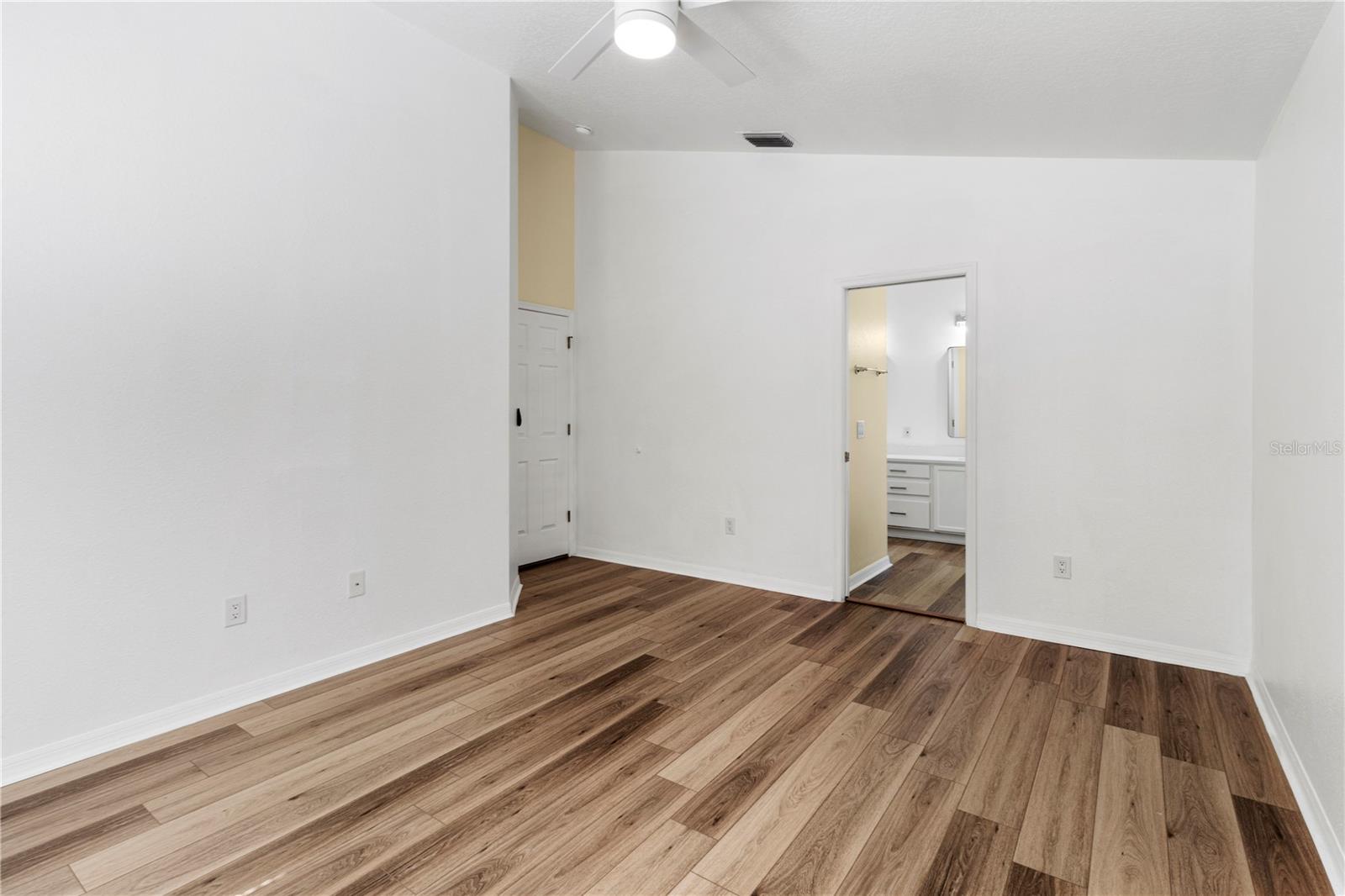 LAKE ST CHARLES UNIT 6 - Residential Lease