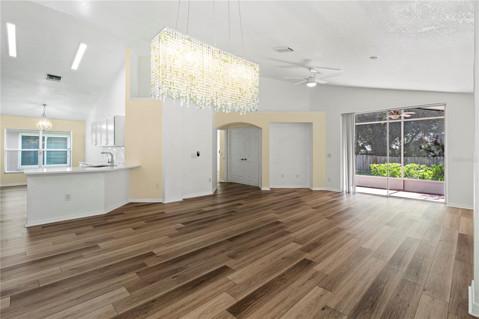 LAKE ST CHARLES UNIT 6 - Residential Lease