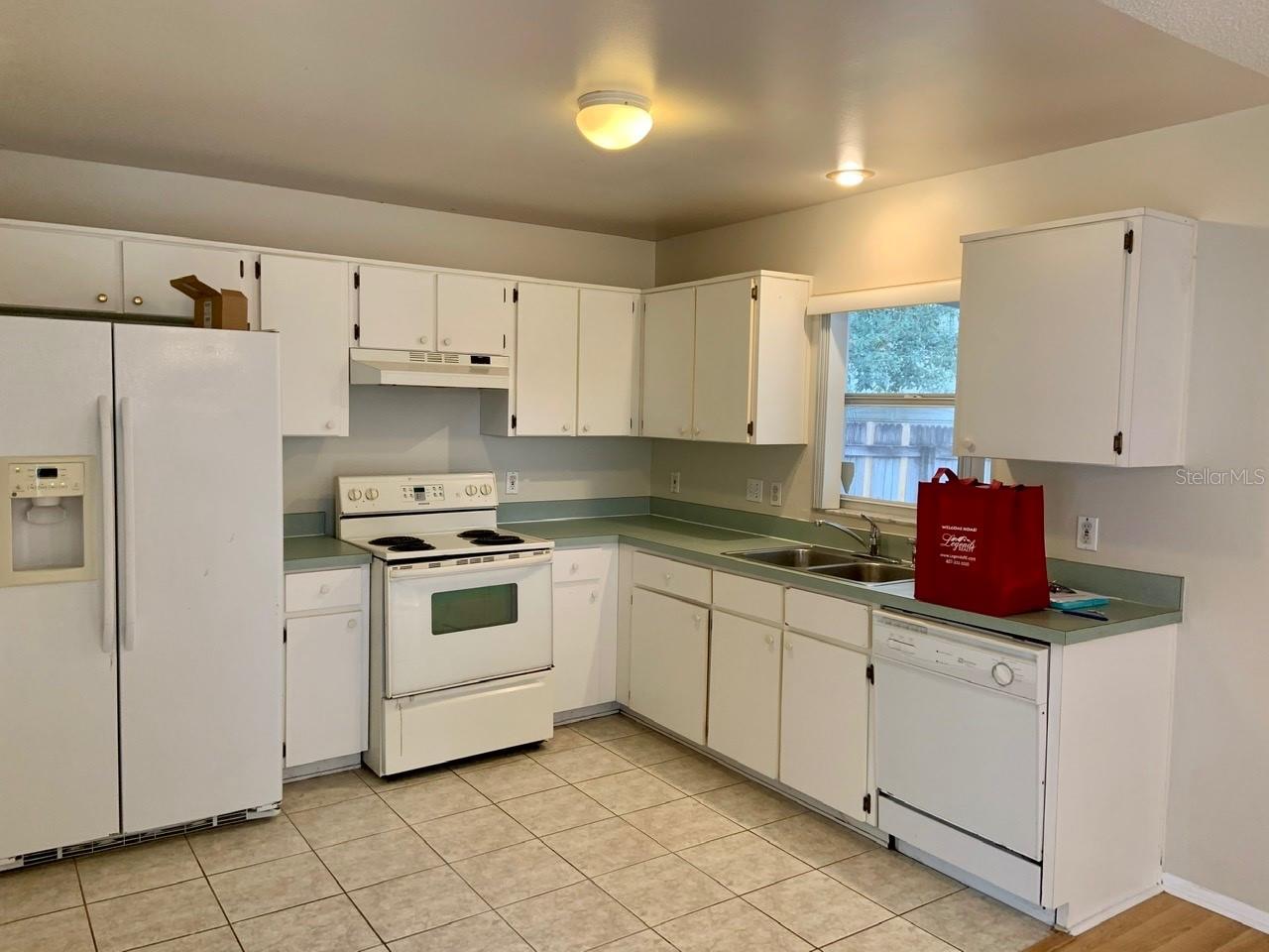 LAKE HAMMER ESTATES - Residential Lease