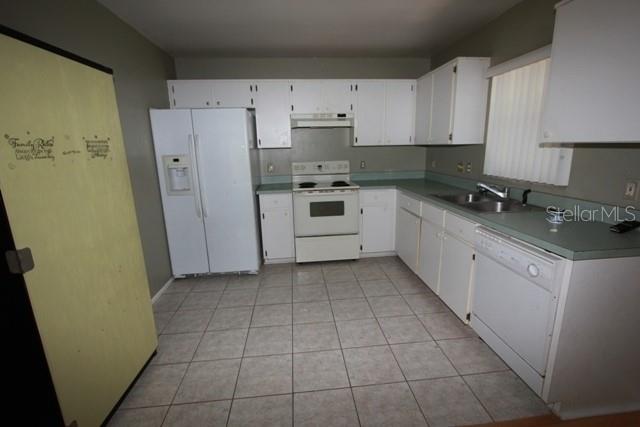 LAKE HAMMER ESTATES - Residential Lease