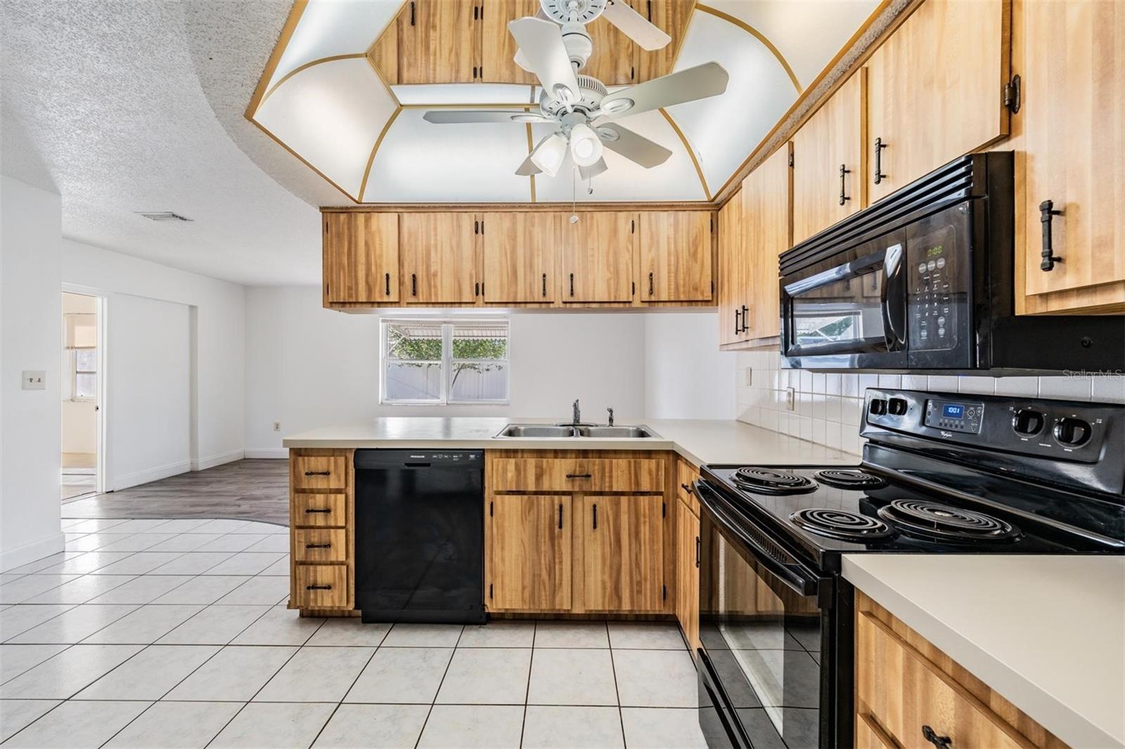 HILLANDALE UNIT 4 - Residential