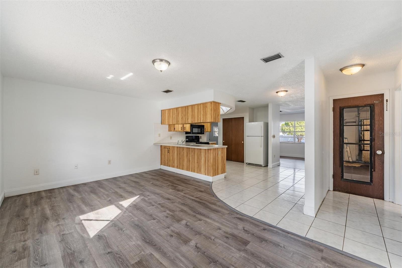 HILLANDALE UNIT 4 - Residential