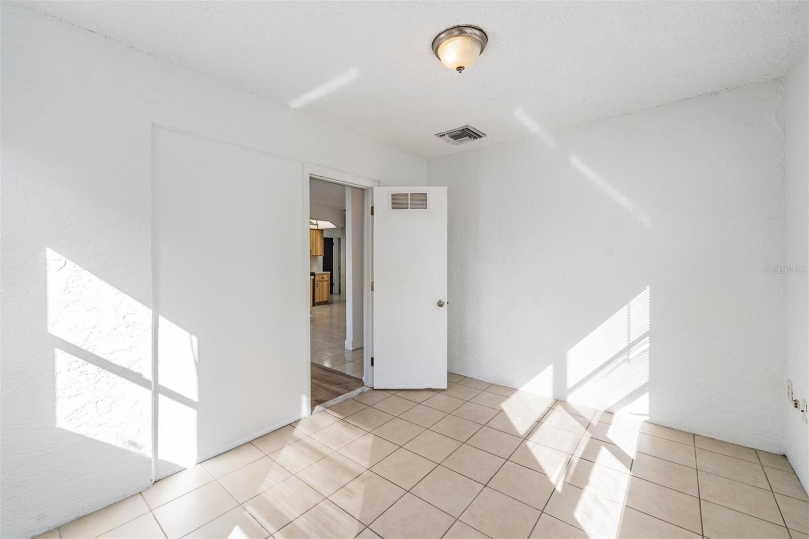 HILLANDALE UNIT 4 - Residential