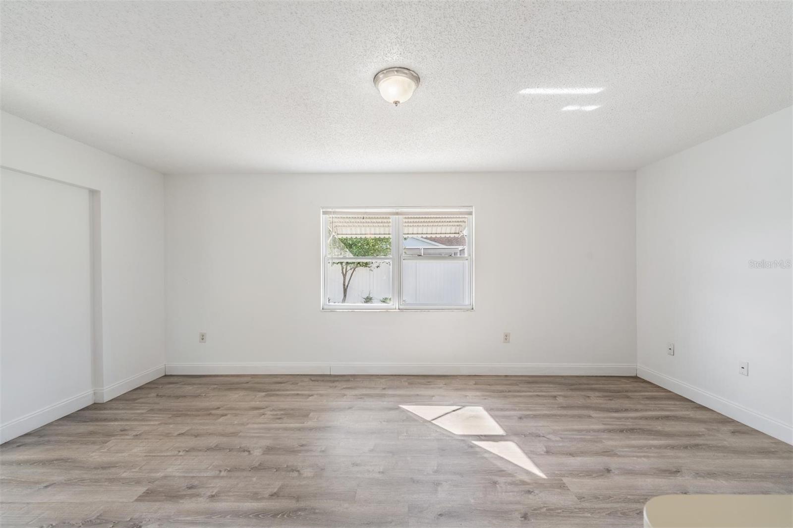 HILLANDALE UNIT 4 - Residential