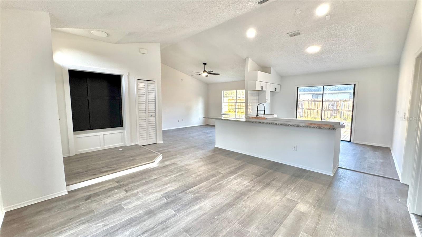 DELTONA LAKES UNIT 33 - Residential