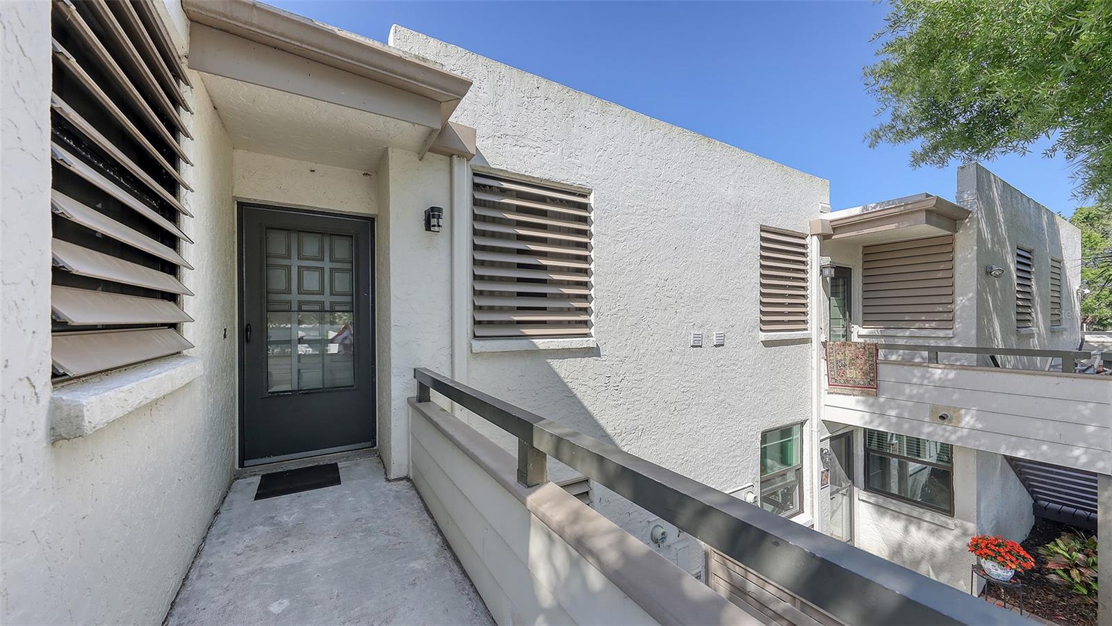 811 OAK DRIVE 811