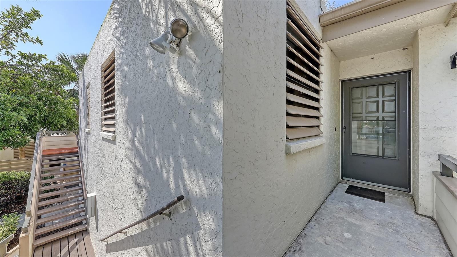 811 OAK DRIVE 811