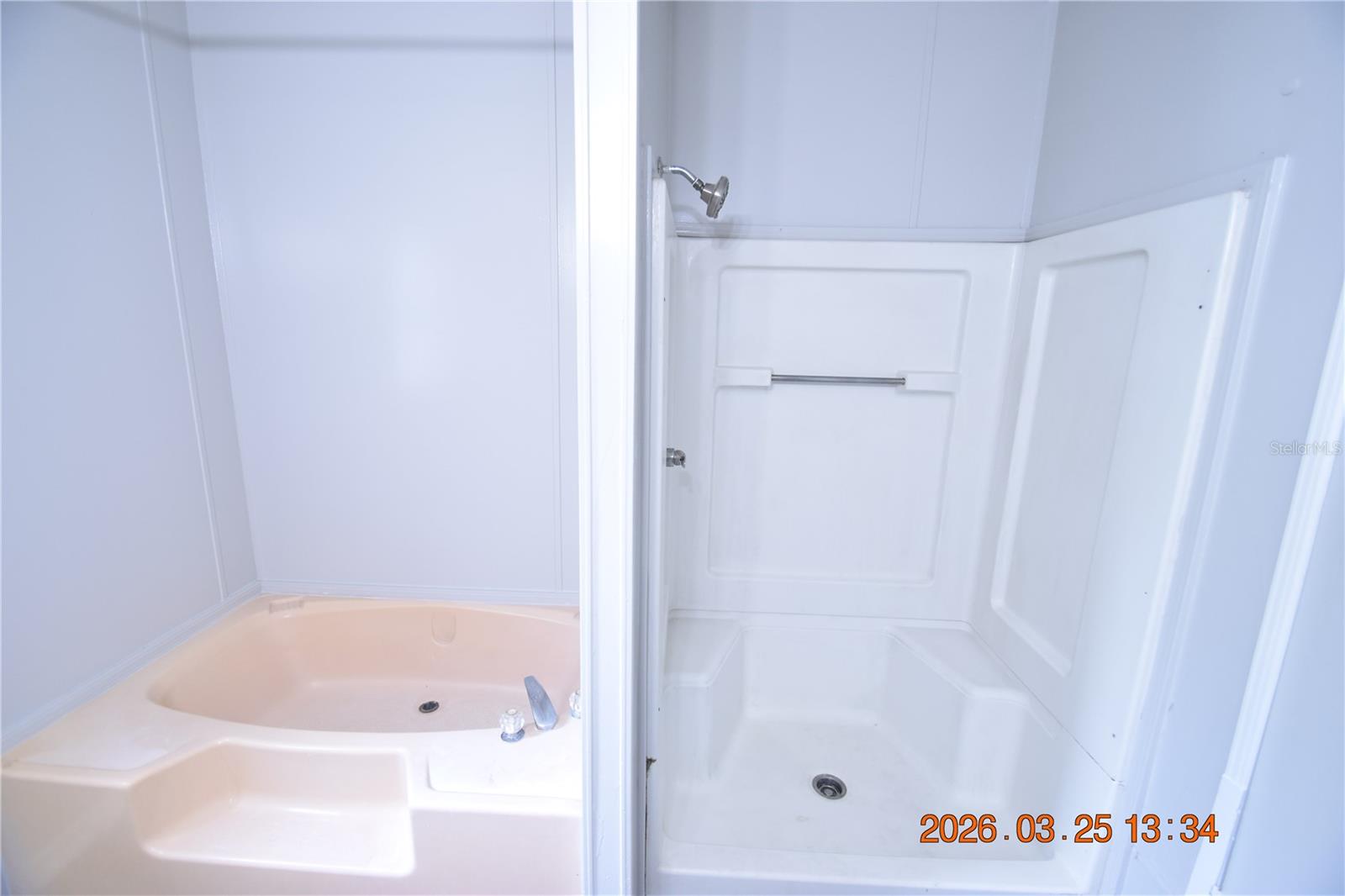 GIBSONS ARTESIAN LANDS SECTIO - Residential Lease