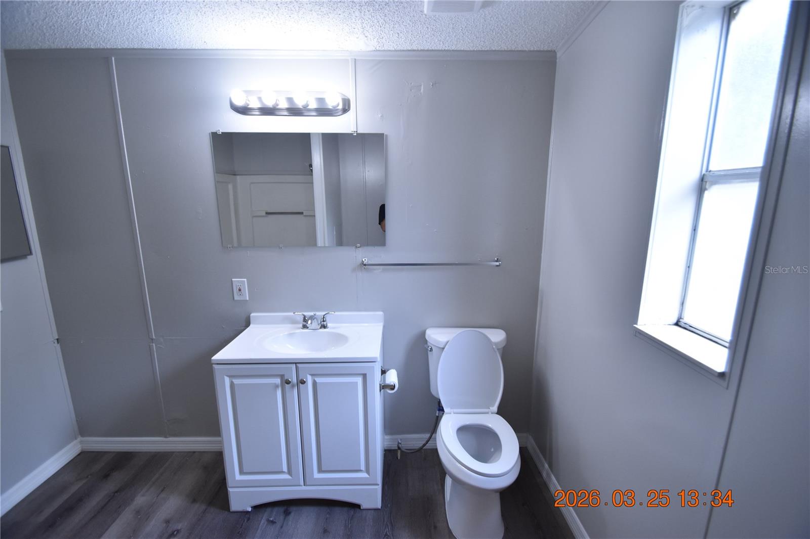 GIBSONS ARTESIAN LANDS SECTIO - Residential Lease