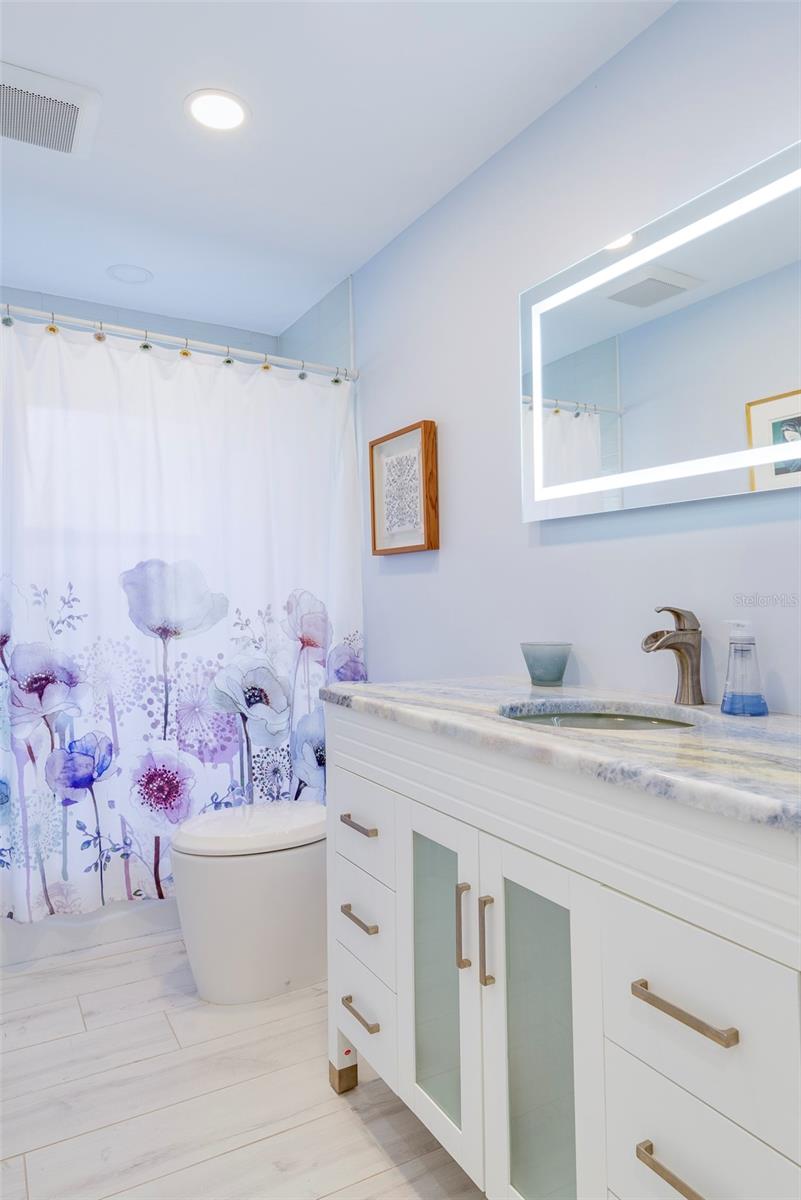 MONTICELLO PARK - Residential Lease