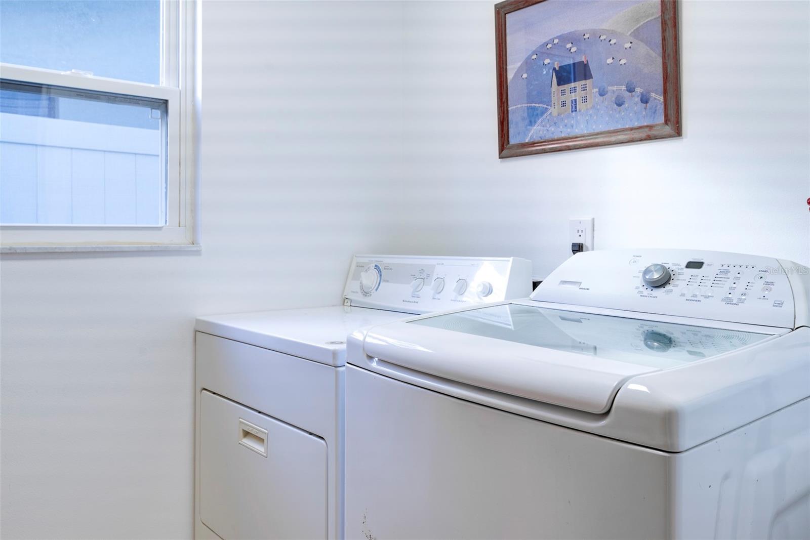 MONTICELLO PARK - Residential Lease