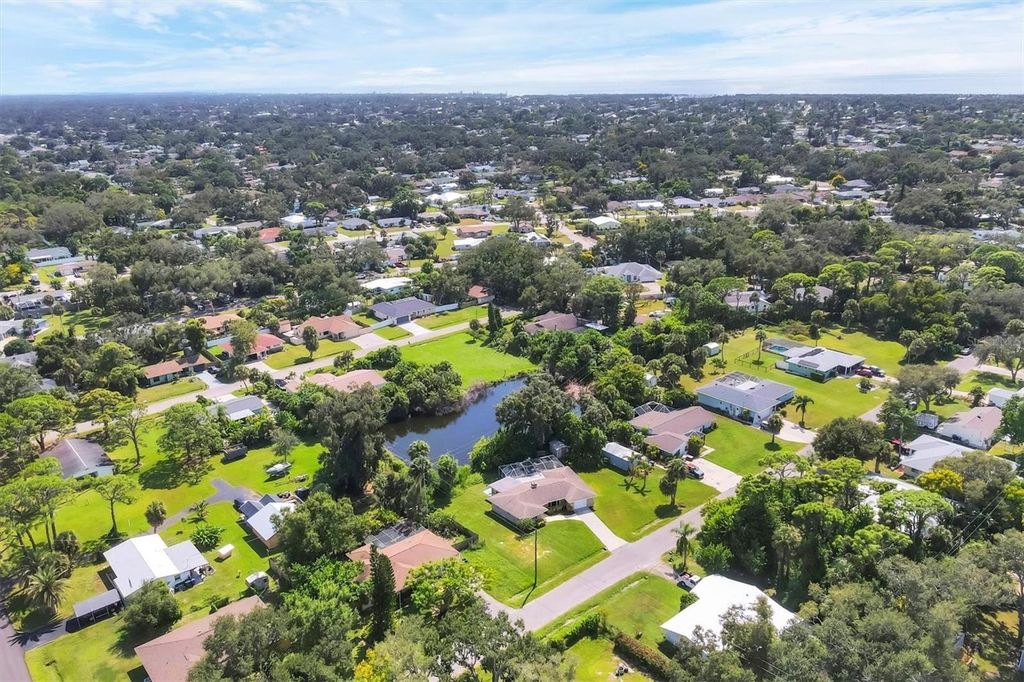 Photo of 201 Dragon Road, Venice, FL 34293 (MLS # A4667562)