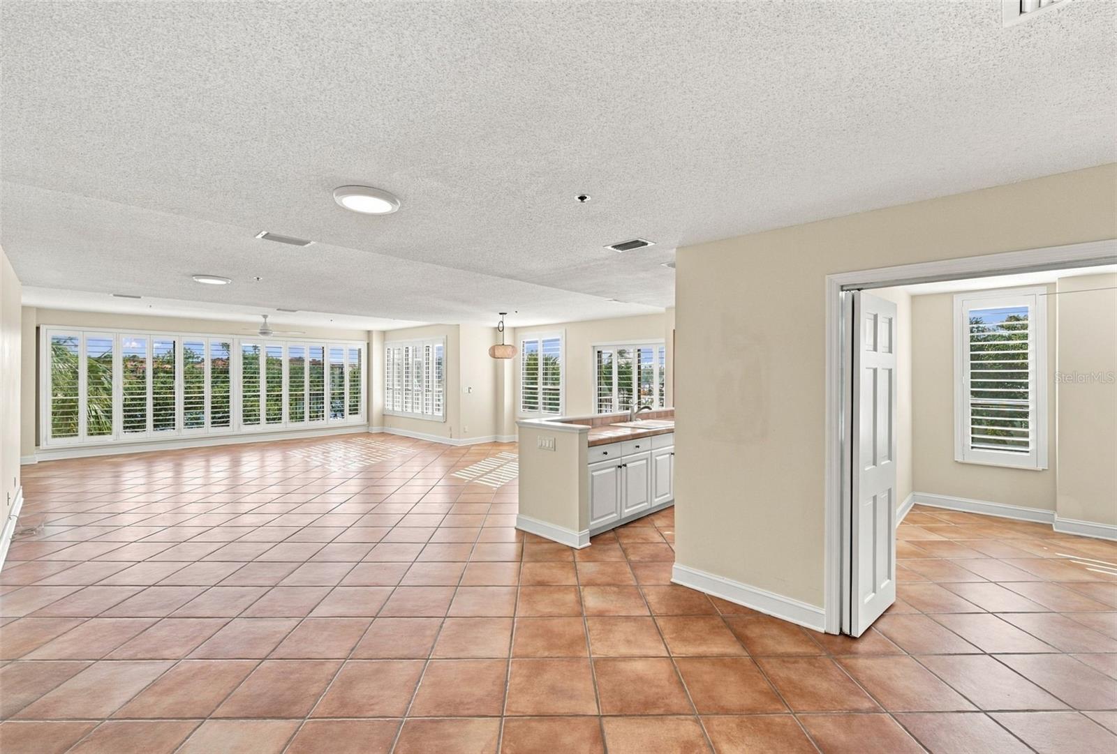 1 BARBADOS AVENUE 2D