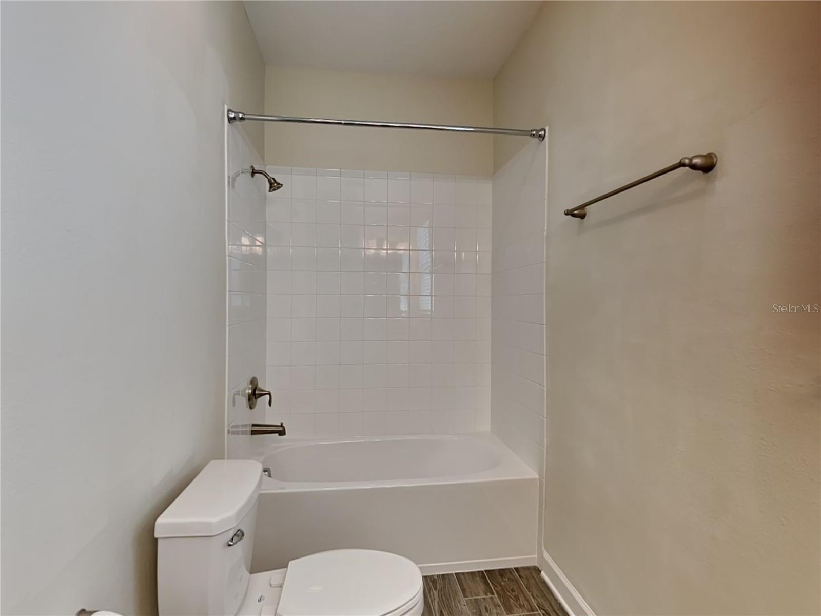 DRAYTON-PRESTON WOODS/PROVIDEN - Residential Lease