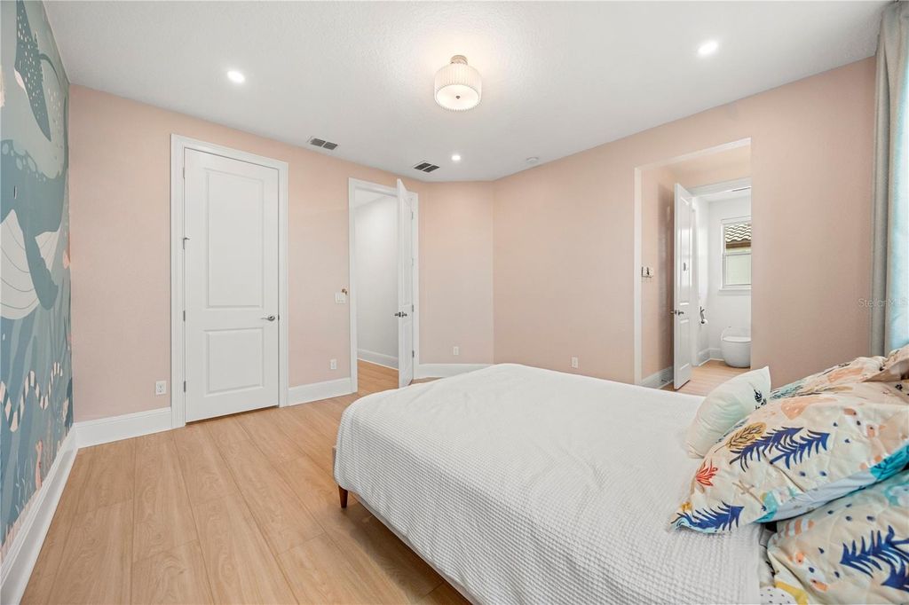 listing image 54